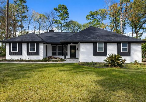 Photo of 127 Sagewood Dr Drive, Spring, TX 77386 (MLS # 66870185)