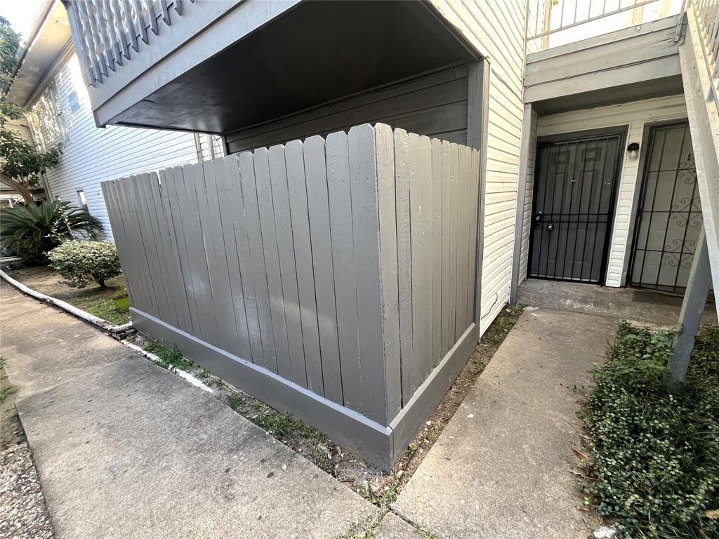 Photo of 7200 Clarewood Drive #1702, Houston, TX 77036 (MLS # 24967729)