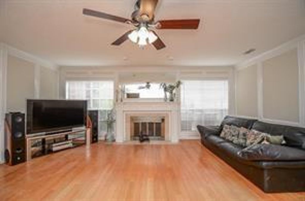 Photo of 3319 Water Locust Drive, Sugar Land, TX 77479 (MLS # 25048242)