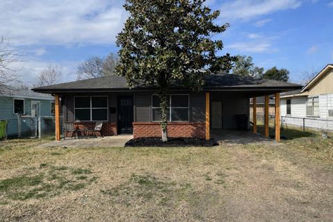 Photo of 221 Rochelle St, Richmond, TX 77469 (MLS # 35352271)