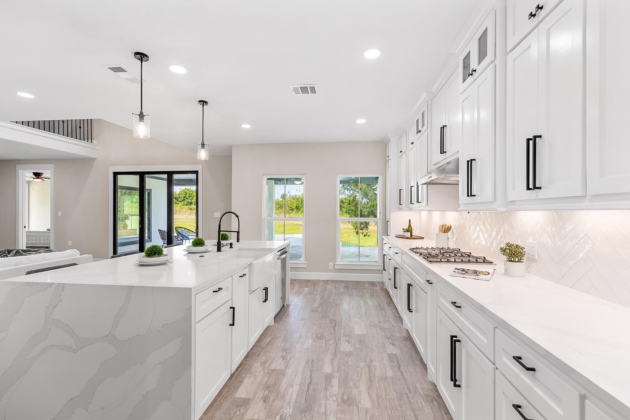 19123 Grandview Point