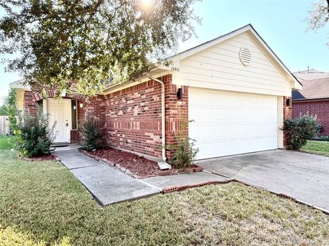 Photo of 10811 Tallow Briar, Houston, TX 77075 (MLS # 72364556)