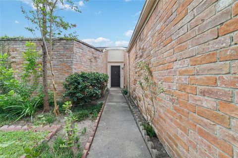 Photo of 16715 Britford, Houston, TX 77084 (MLS # 95104510)