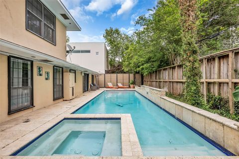 Photo of 1503 Banks Street, Houston, TX 77006 (MLS # 43921573)