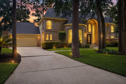 Photo of 5103 Westerham Place, Houston, TX 77069 (MLS # 71977611)