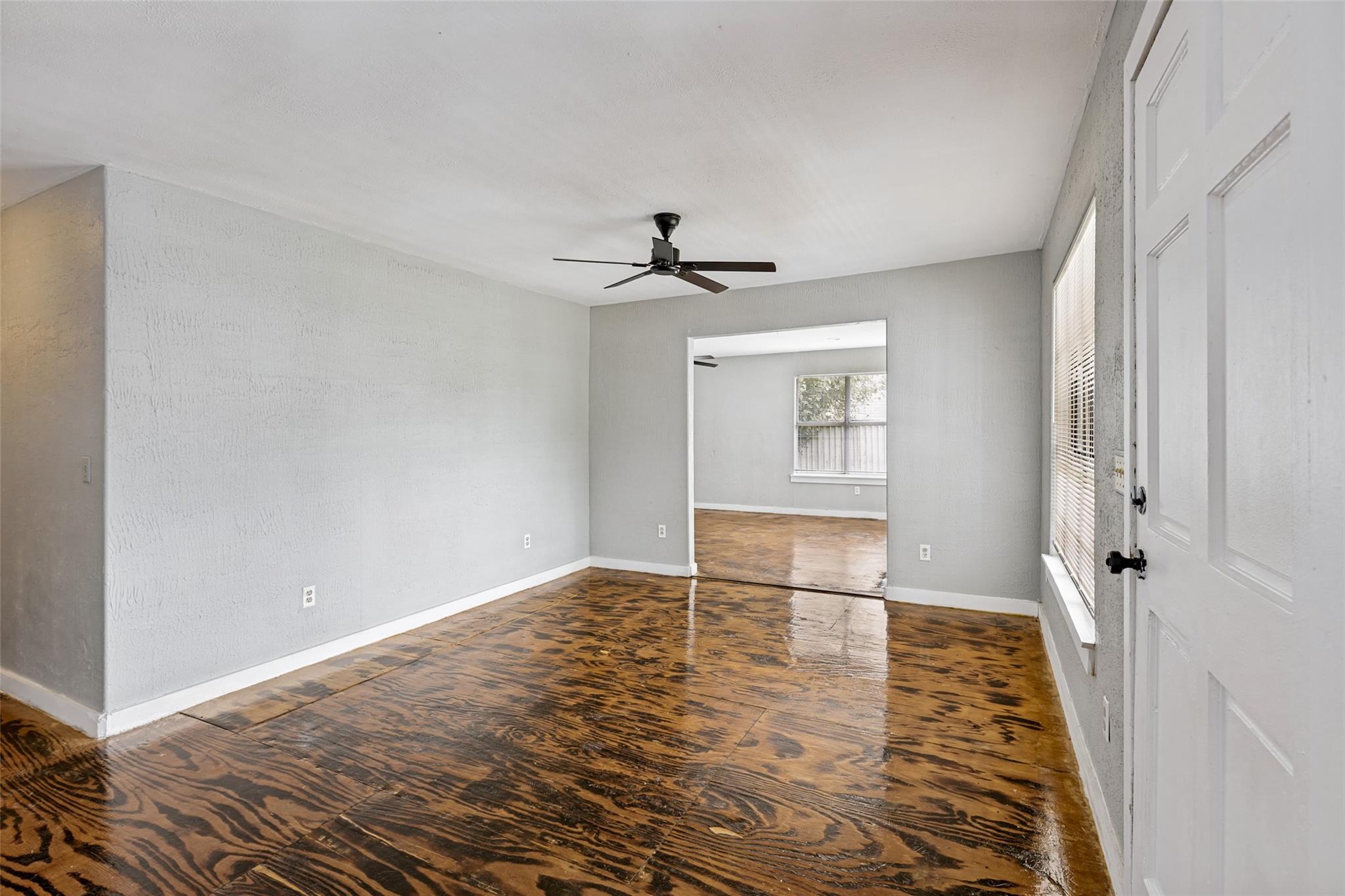 11806 E Jane Lane