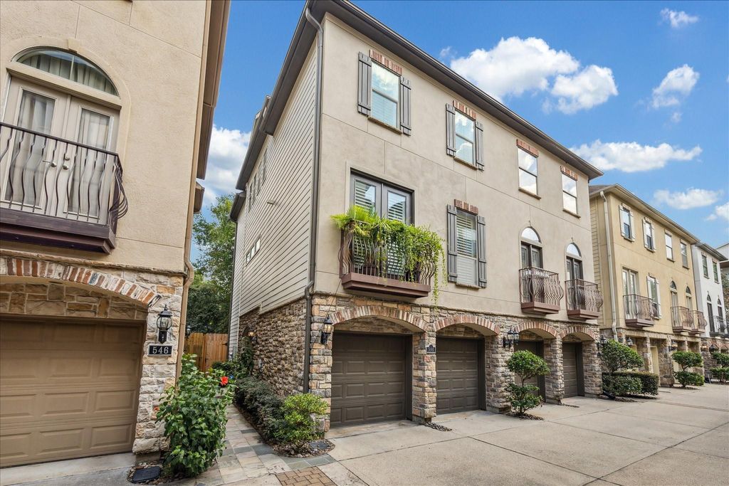 Photo of 544 Bomar Street, Houston, TX 77006 (MLS # 38077364)