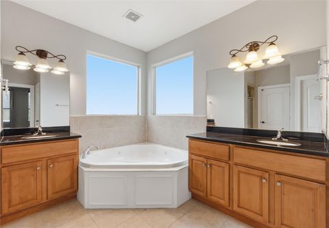 Photo of 408 Eichwurzel Lane #D, Houston, TX 77009 (MLS # 42967831)