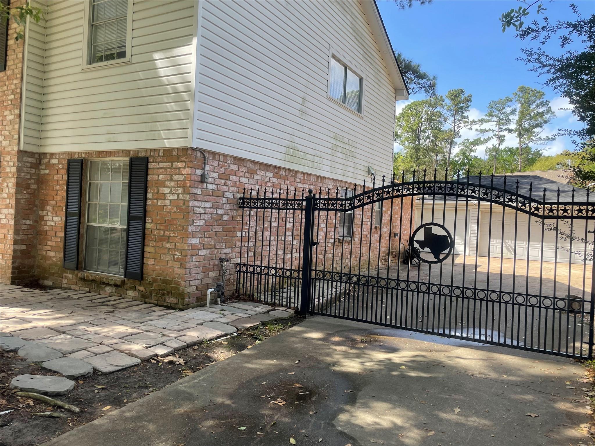 8218 Oak Moss Drive