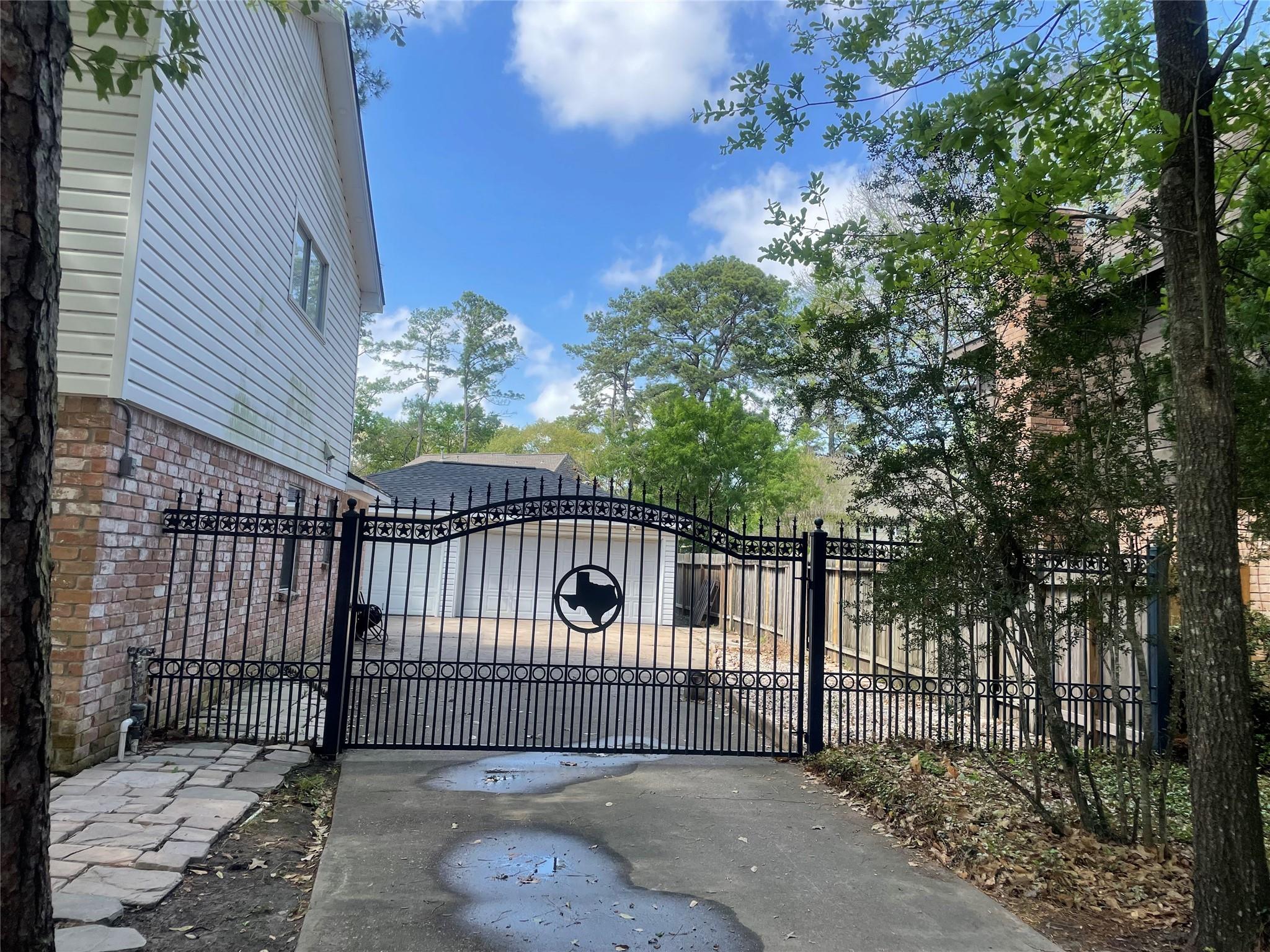 8218 Oak Moss Drive