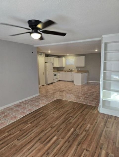 Tiny photo for 521 Wisconsin Street #4, South Houston, TX 77587 (MLS # 52899198)