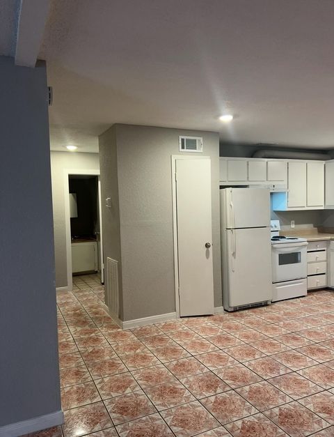 Tiny photo for 521 Wisconsin Street #4, South Houston, TX 77587 (MLS # 52899198)