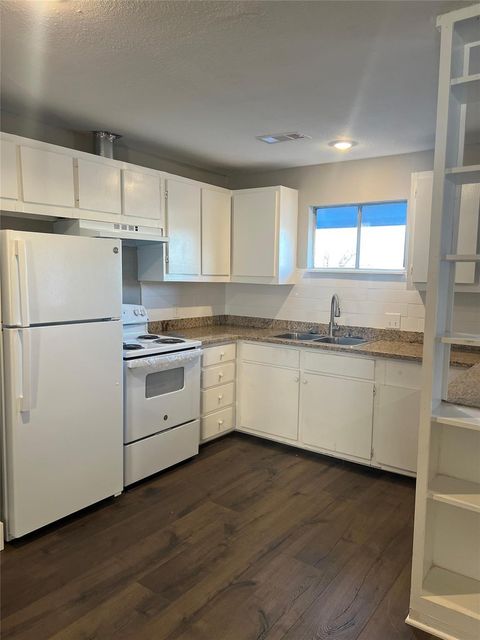Tiny photo for 521 Wisconsin Street #4, South Houston, TX 77587 (MLS # 52899198)