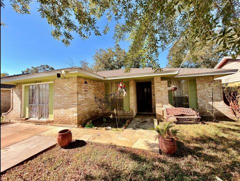 Photo of 6406 Tall Willow Drive, Houston, TX 77088 (MLS # 85453323)