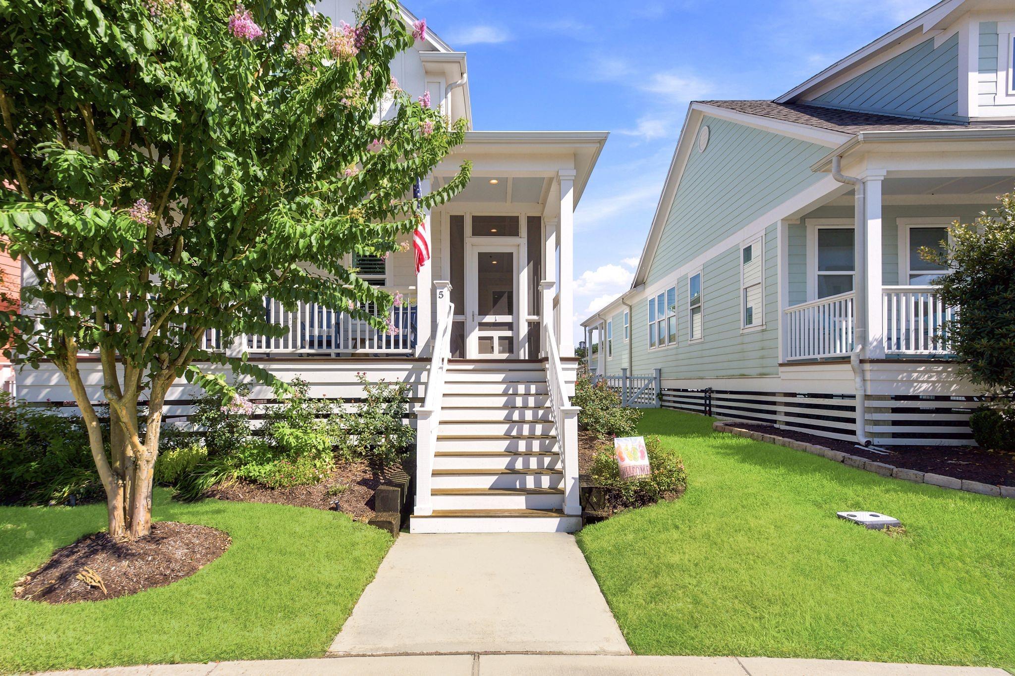 5 Duval Street