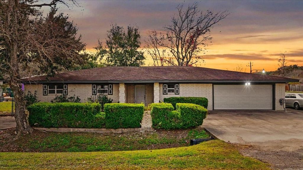 Photo of 6106 Josephine Street #CR926, Pearland, TX 77584 (MLS # 74387254)