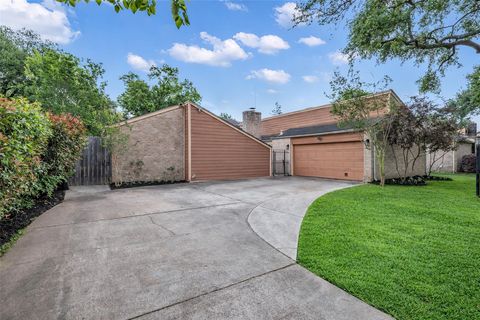 Photo of 8206 Debbie Gay Drive, Houston, TX 77040 (MLS # 9899586)