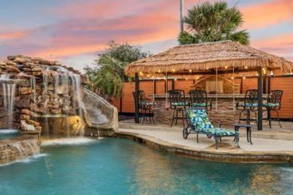 Photo of 3029 Bering Drive, Houston, TX 77057 (MLS # 41612233)