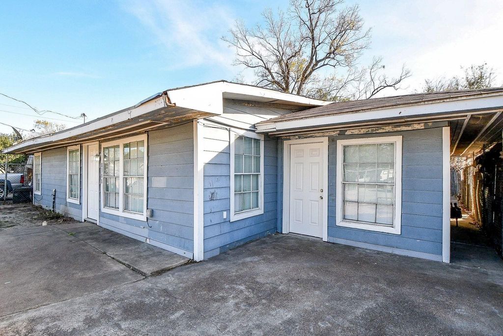 Photo of 8308 John Street, Houston, TX 77012 (MLS # 97012066)