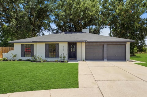 Photo of 6602 Indian Falls Drive, Houston, TX 77489 (MLS # 12335854)