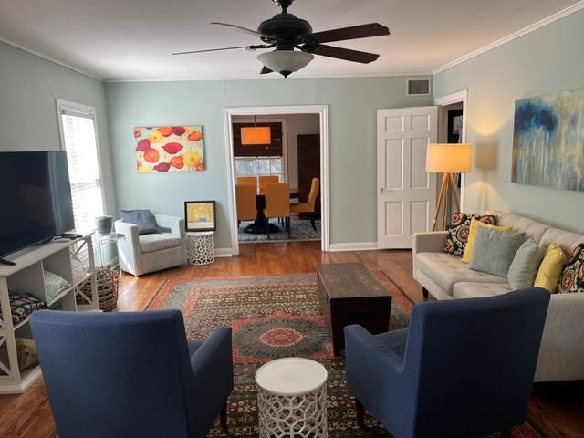 Photo of 2415 White Oak Drive, Houston, TX 77009 (MLS # 13589198)