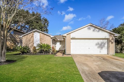 Photo of 3007 Becket Street, Pearland, TX 77584 (MLS # 73092488)