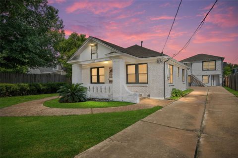 Photo of 7009 Vandeman Street, Houston, TX 77087 (MLS # 25523381)