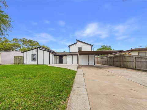 615 24th Avenue N Texas City TX 77590