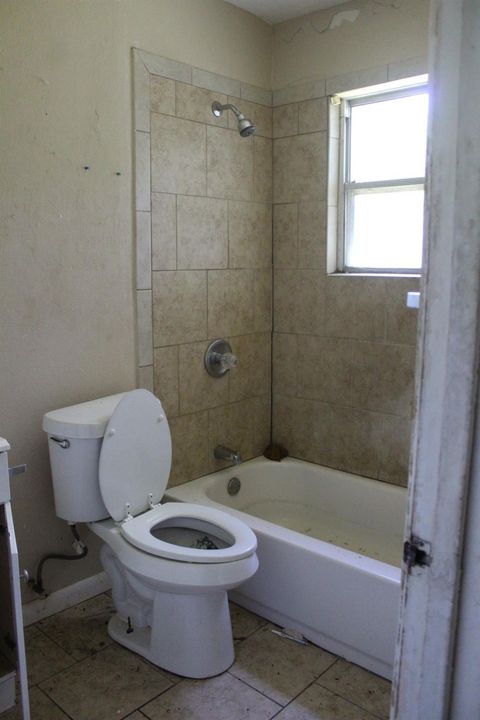 Tiny photo for 4813 Angleton Street, Houston, TX 77033 (MLS # 67523362)