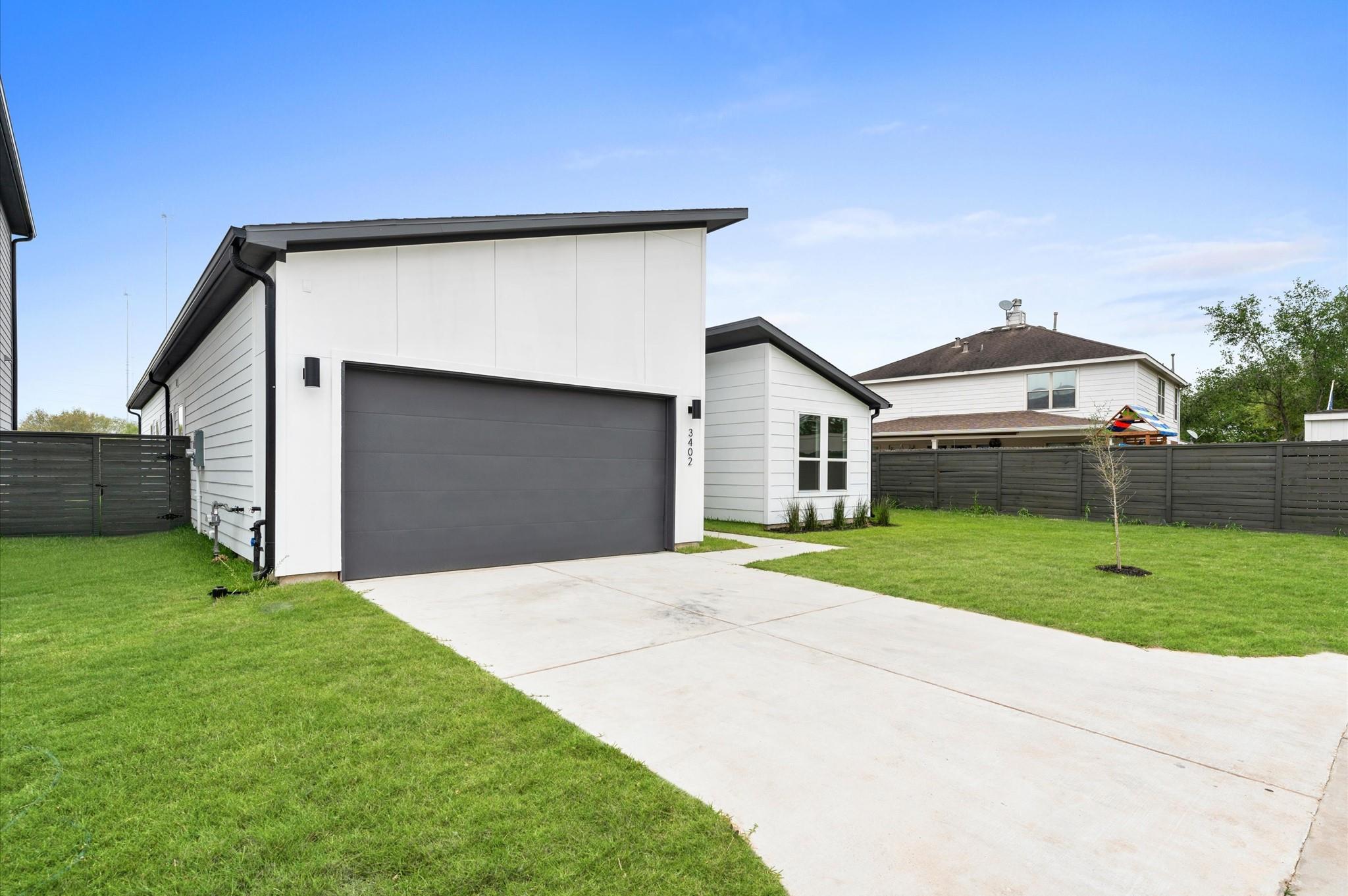 2711 Garden Hill Street