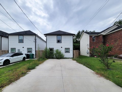 Photo of 8122 Sterling Shire Street #B, Houston, TX 77078 (MLS # 72151291)