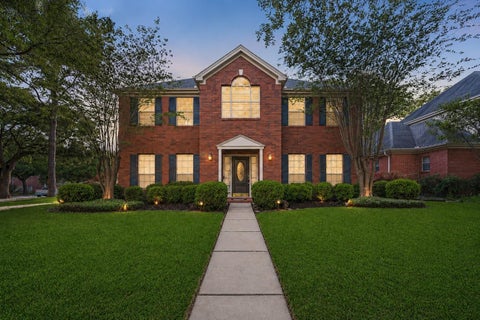 Homes For Sale - 1422 N Yegua River Circle<br/> Sugar Land, TX 77478