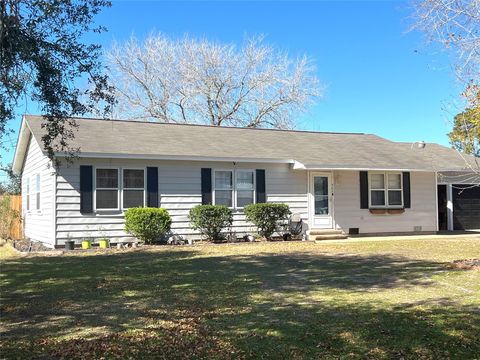 Photo of 504 Henson Street, El Campo, TX 77437 (MLS # 74443828)