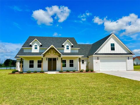 Photo of 839 Oak Ridge Drive, Angleton, TX 77515 (MLS # 51294442)