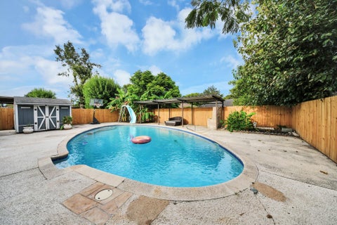 Tiny photo for 15103 Weil Place, Houston, TX 77060 (MLS # 28274357)