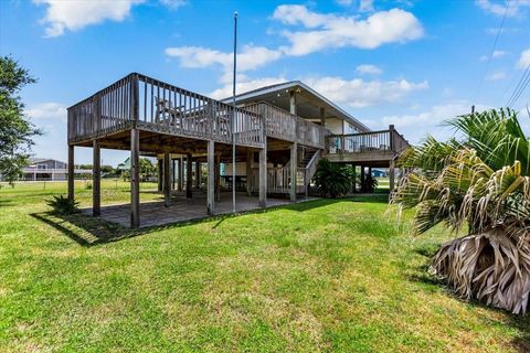 Photo of 970 Gulfview Drive, Crystal Beach, TX 77650 (MLS # 53620841)
