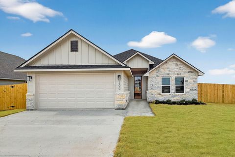 Homes For Sale - 200 Orchard Cove<br/> Snook, TX 77878