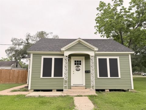 Photo of 515 E Correll St, El Campo, TX 77437 (MLS # 63628369)