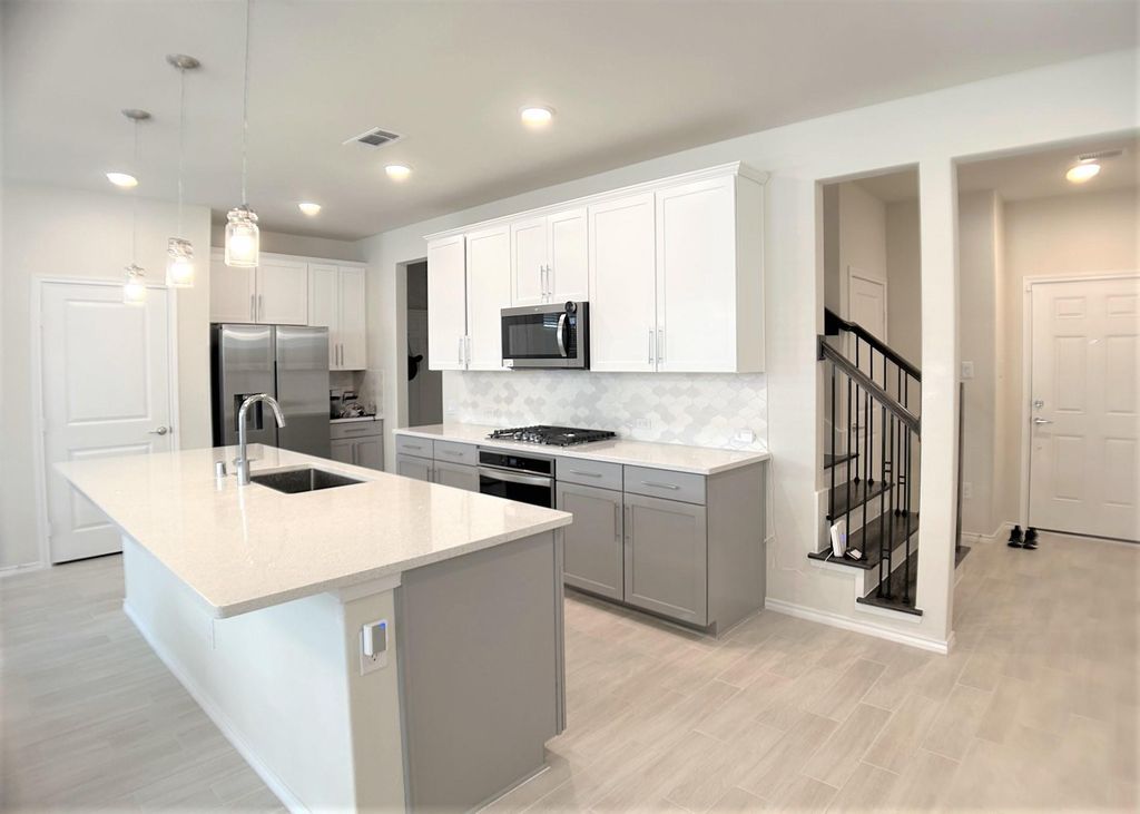 Photo of 3116 Yukon Trace Drive, Houston, TX 77063 (MLS # 82033401)