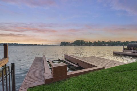 Homes For Sale - 2811 Hemingway Drive<br/> Montgomery, TX 77356