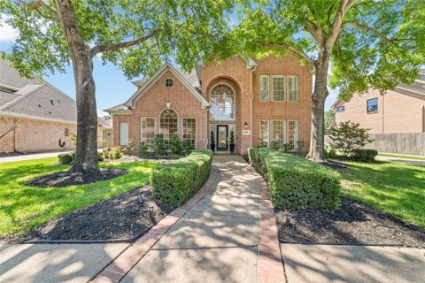 Photo of 23007 Laguna Point Drive, Katy, TX 77450 (MLS # 61764942)