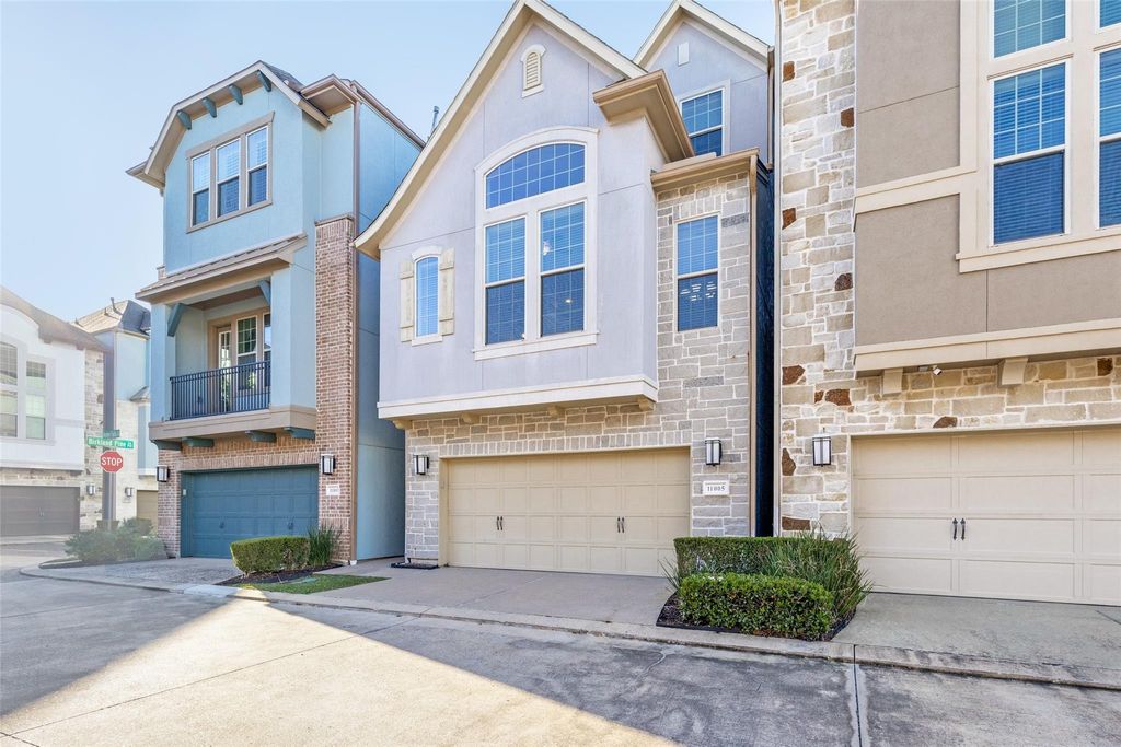 Photo of 11005 Acorn Falls Drive, Houston, TX 77043 (MLS # 68763835)