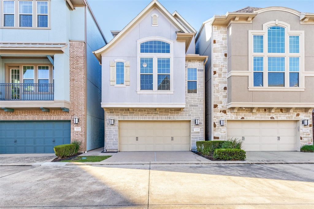 Photo of 11005 Acorn Falls Drive, Houston, TX 77043 (MLS # 68763835)