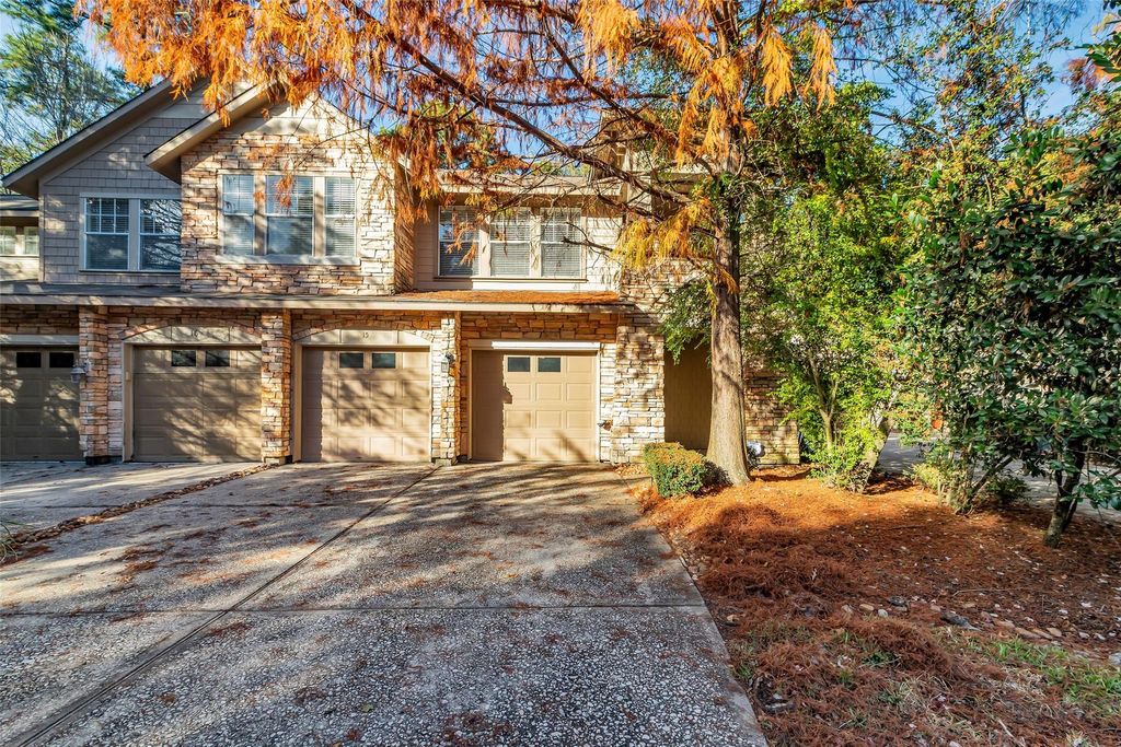 Photo of 15 Scarlet Woods Court, The Woodlands, TX 77380 (MLS # 77889718)