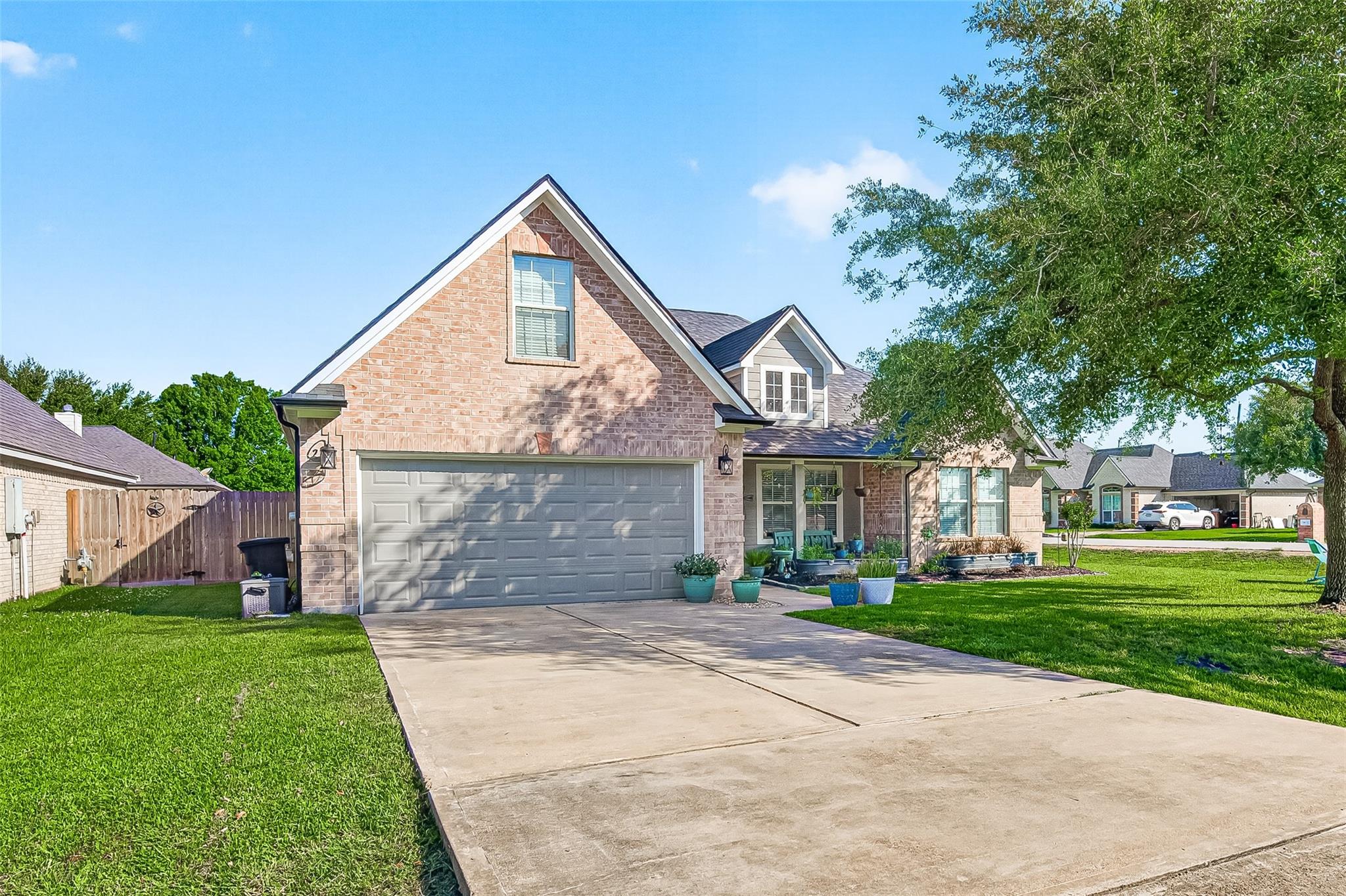 3802 Crestwood Circle