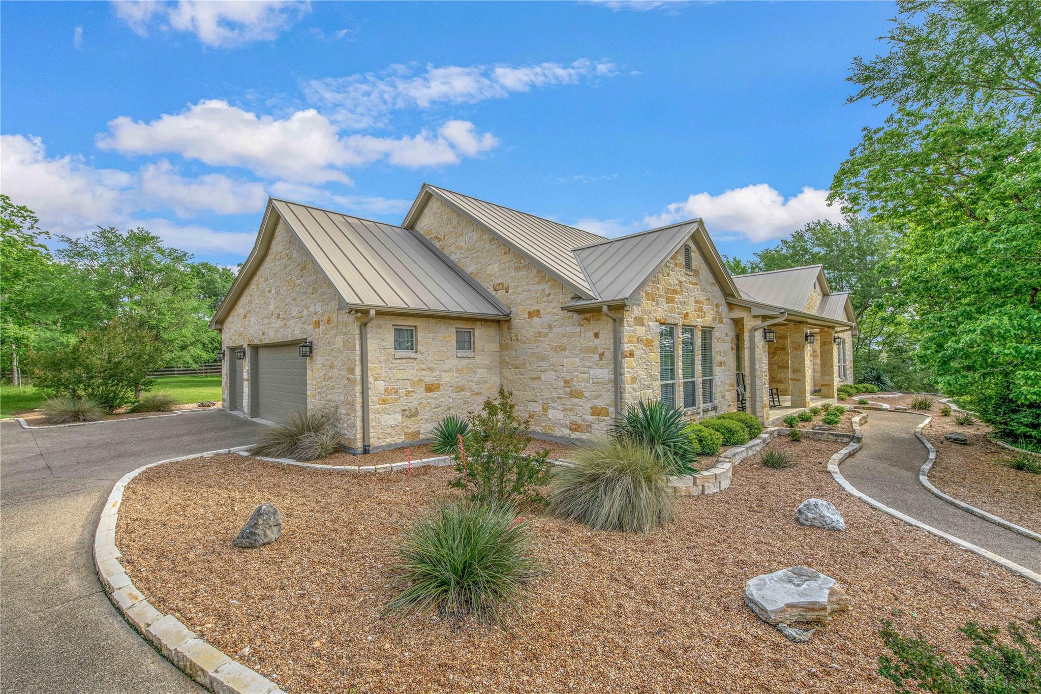 4819 Williams Creek