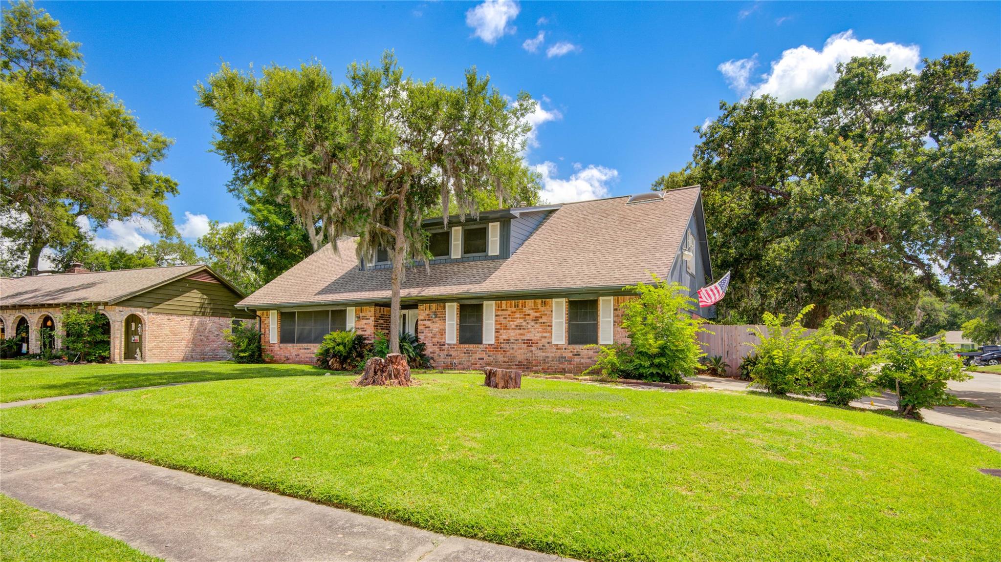 15702 Wandering Trail