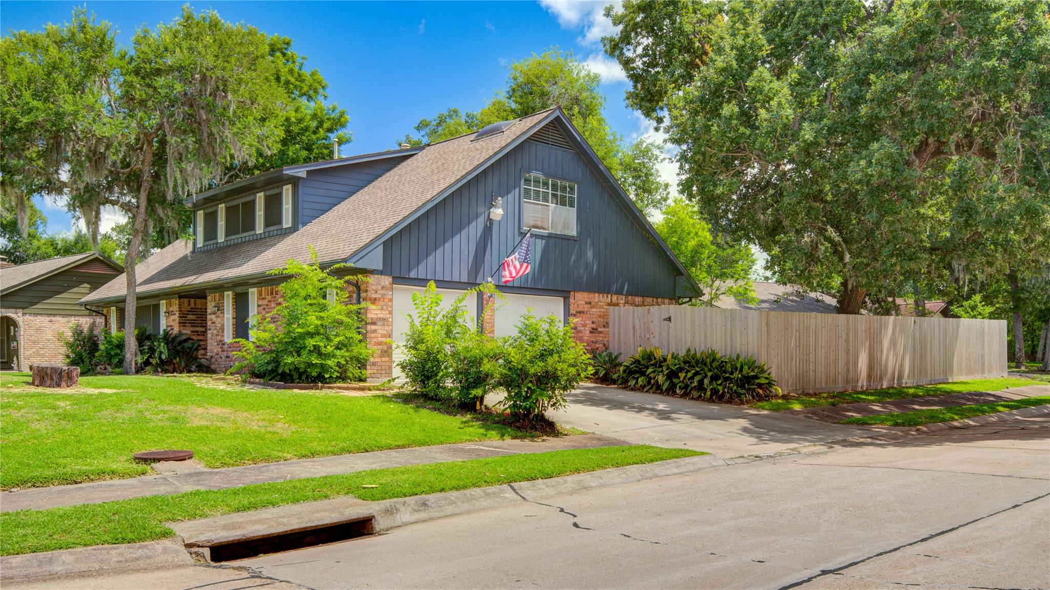 15702 Wandering Trail