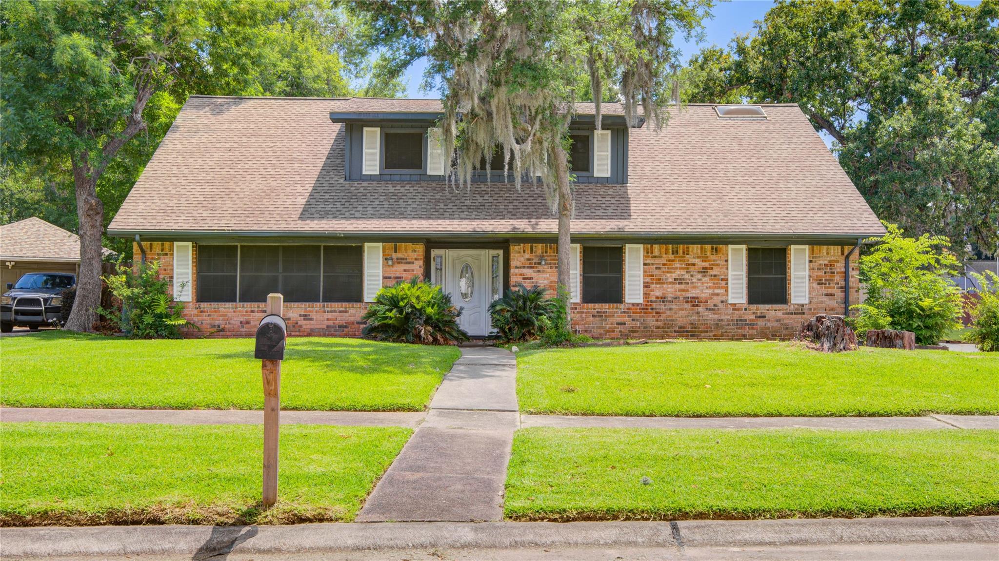 15702 Wandering Trail