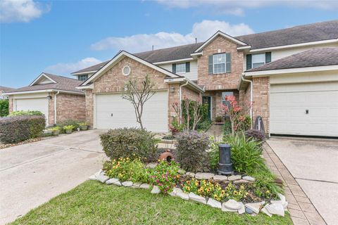 Townhouse For Sale - 4415 Park Trail Lane<br/> Pasadena, TX 77505
